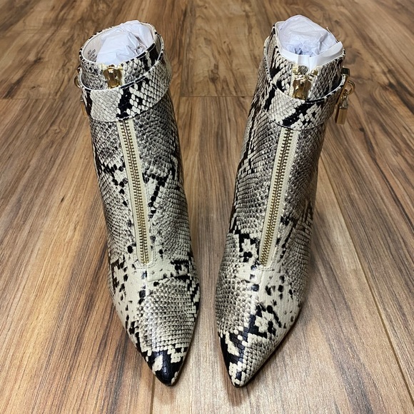 🚫Sold🚫 Snake Skin Print Booties - Picture 2 of 5